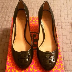 Tory Burch Black Logo 3 inch heel dress shoes.